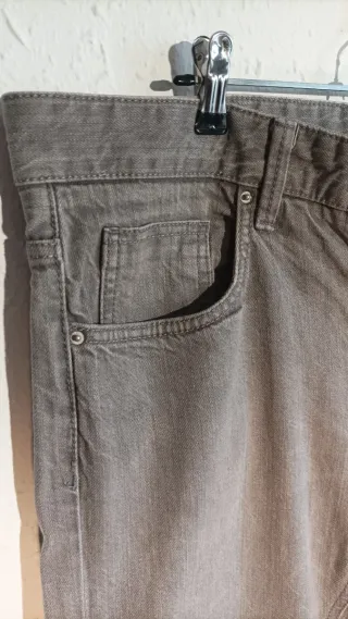 Pantalón vaquero Zara gris