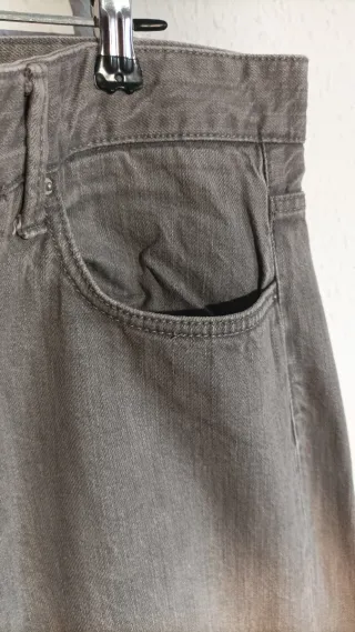 Pantalón vaquero Zara gris