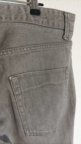 Pantalón vaquero Zara gris