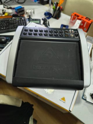 BEHRINGER X18 Mezclador Digital