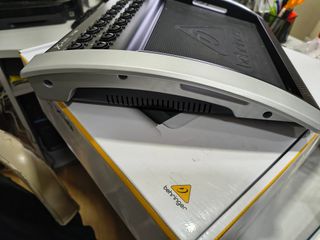 BEHRINGER X18 Mezclador Digital