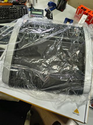 BEHRINGER X18 Mezclador Digital