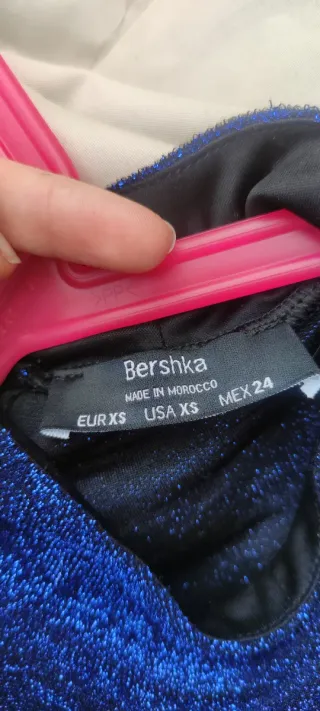 Top fiesta brillante azul