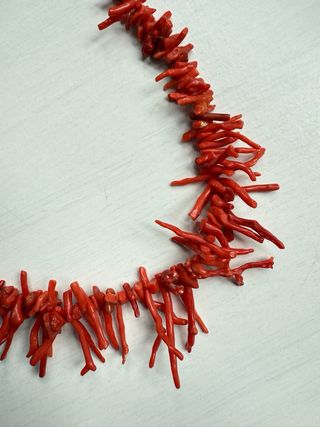 Gargantilla antigua de coral