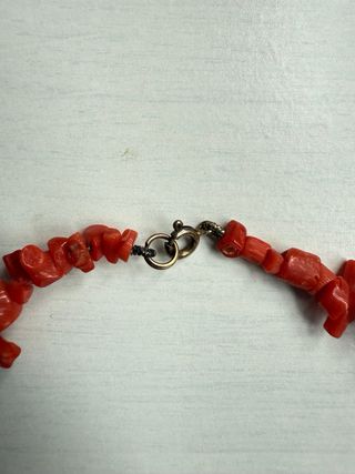 Gargantilla antigua de coral