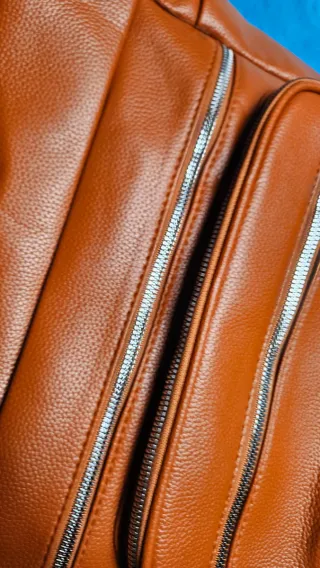 Borsetta tracolla marrone con zip nuova