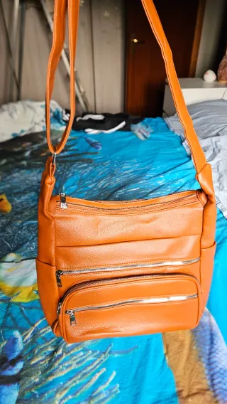 Borsetta tracolla marrone con zip nuova