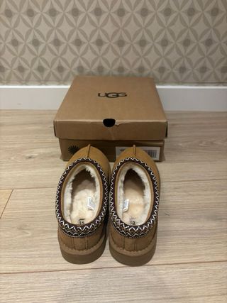 Botas UGG Beige y Marrón