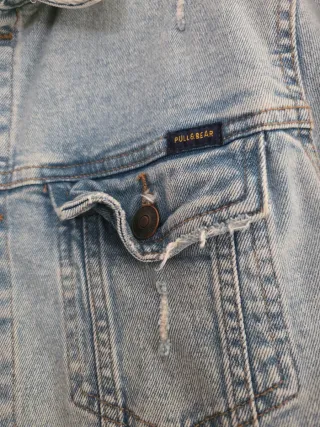 Chaqueta tejana Pull&Bear desgastada forro sherpa