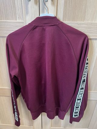 Chaqueta Adidas Morada con Logo