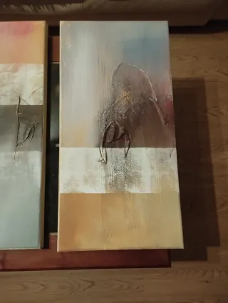 Tre quadri astratti moderni