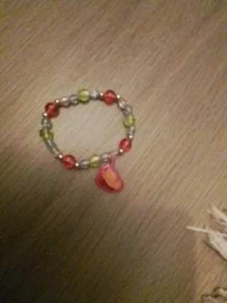 Pulsera infantil con mariposa