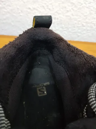 Zapatillas Salomon Negras y Amarillas