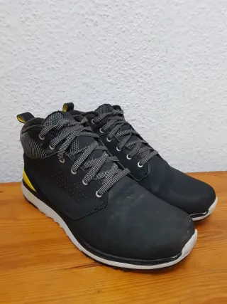 Zapatillas Salomon Negras y Amarillas