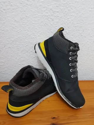 Zapatillas Salomon Negras y Amarillas