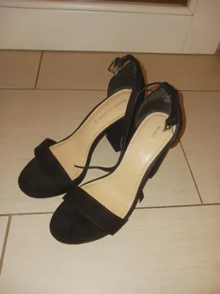 Sandali neri con tacco Pull&Bear