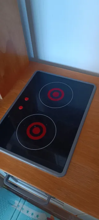 Cocinita de madera para niños incluye accesorios