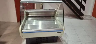 Vitrina charcutería con nevera