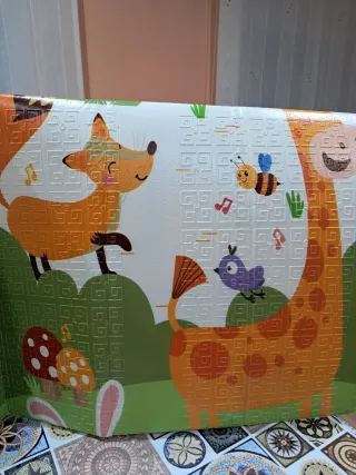 Alfombra infantil acolchada animales 120x120.