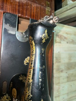 Máquina de coser SINGER antigua