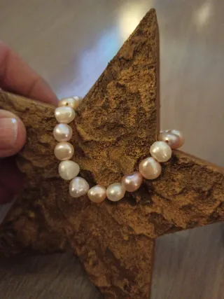 Pulsera de perlas rosas y blancas