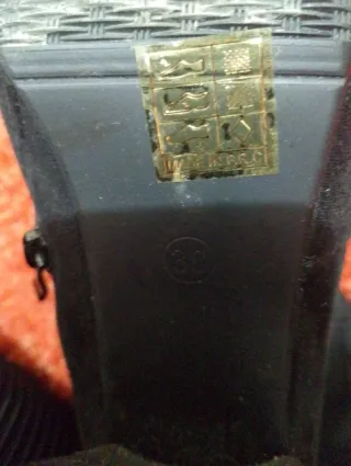 Tronchetto nero scamosciato