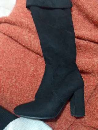 Tronchetto nero scamosciato