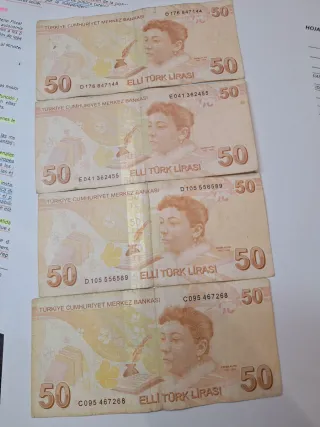 4 billetes de Turquía.