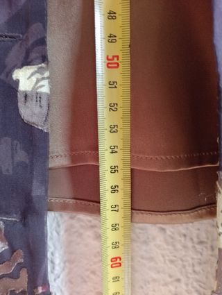 Conjunto de falda, top y blusa