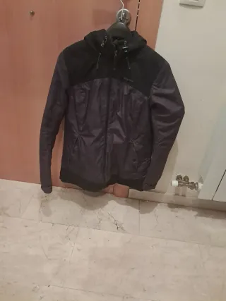 Chaqueta Quechua Hombre Negra y Gris