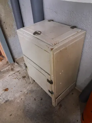 Antigua nevera de hielo