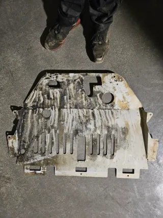 Cubre Carter Metálico