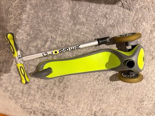 Patinete Globber 3 ruedas verde