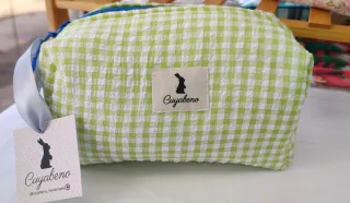 Neceser acolchado Vichy de color verde