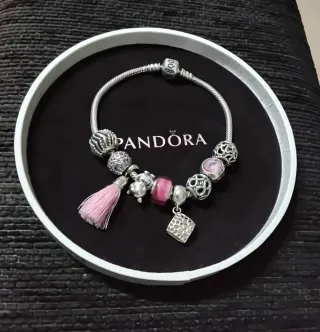 Pulsera Pandora con charms