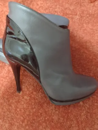 Tronchetti tortora con tacco