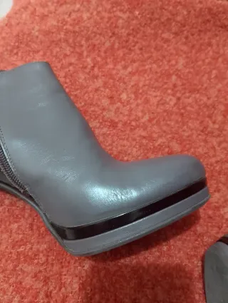 Tronchetti tortora con tacco