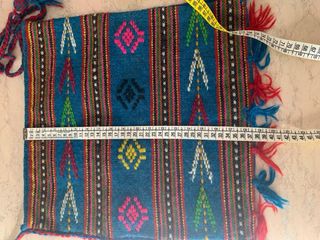 Borsa a tracolla tessuta a mano con motivi decori