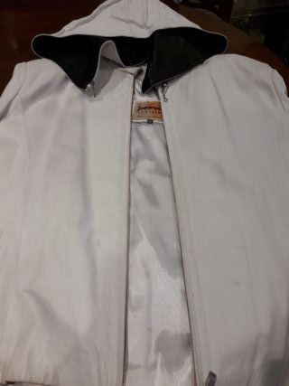 Cazadora Piel con Capucha