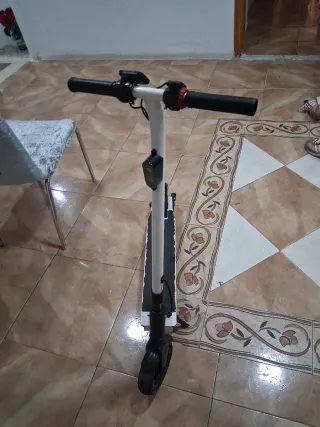 Patinete Eléctrico Denver con su cargador