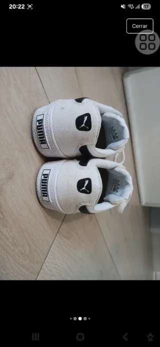 Zapatillas Puma Blancas y Negras.