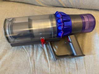 Dyson V15