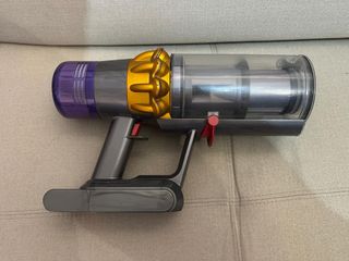 Dyson V15
