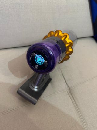 Dyson V15