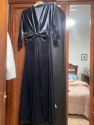 Mono largo terciopelo gris, con encaje abajo