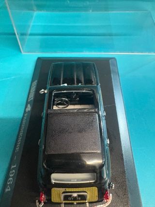 Renault 4 Parisiense 1:43