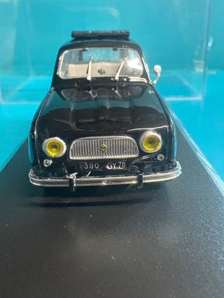 Renault 4 Parisiense 1:43