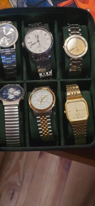 Varios relojes automáticos y enrolladores de reloj