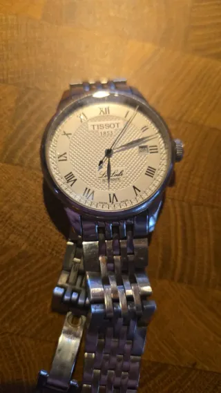 Varios relojes automáticos y enrolladores de reloj