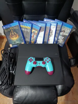 PS4 500GB con controller e 8 giochi